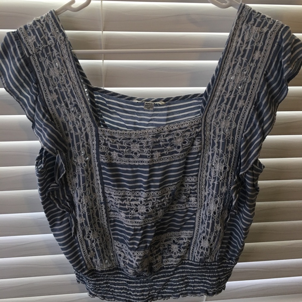 American Eagle light blue/white crop top